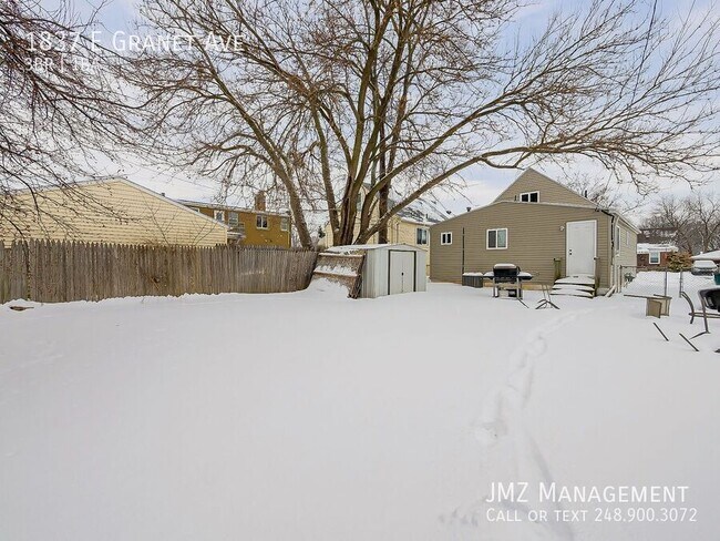 Building Photo - 1837 E Granet Ave