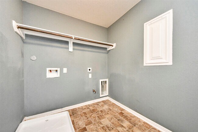 Building Photo - 2662 Magnolia Fair Way