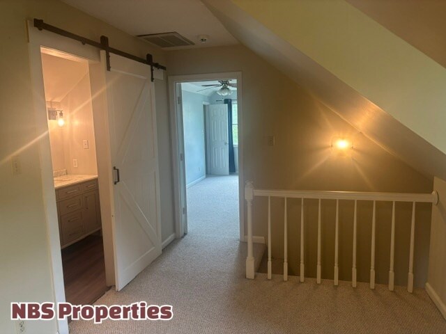 Building Photo - 7404 Foxglove Ln