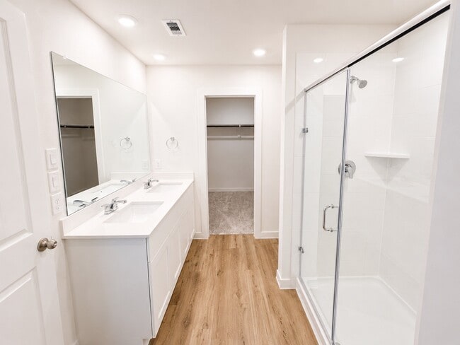 Building Photo - 28110 Meadowlark Sky Dr