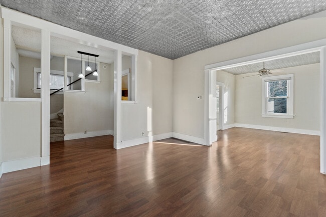 Building Photo - 921 S Sprague Ave