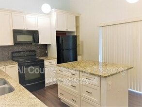 Building Photo - 158 Gleason Cove