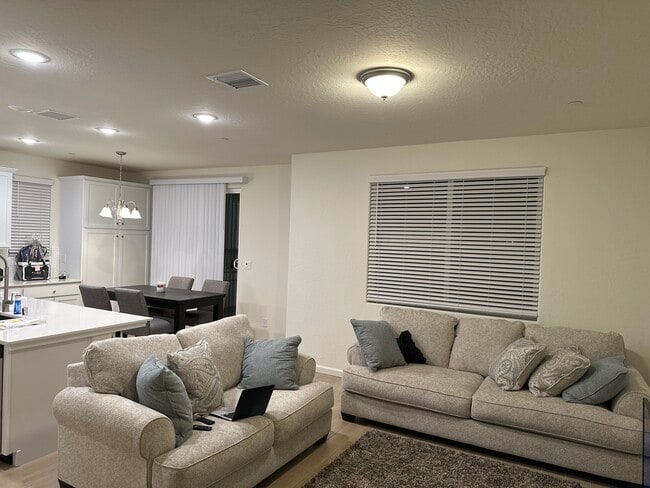 Building Photo - 6404 E Malbec Dr