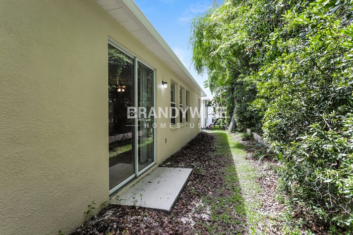 Building Photo - 1035 Clearpointe Way