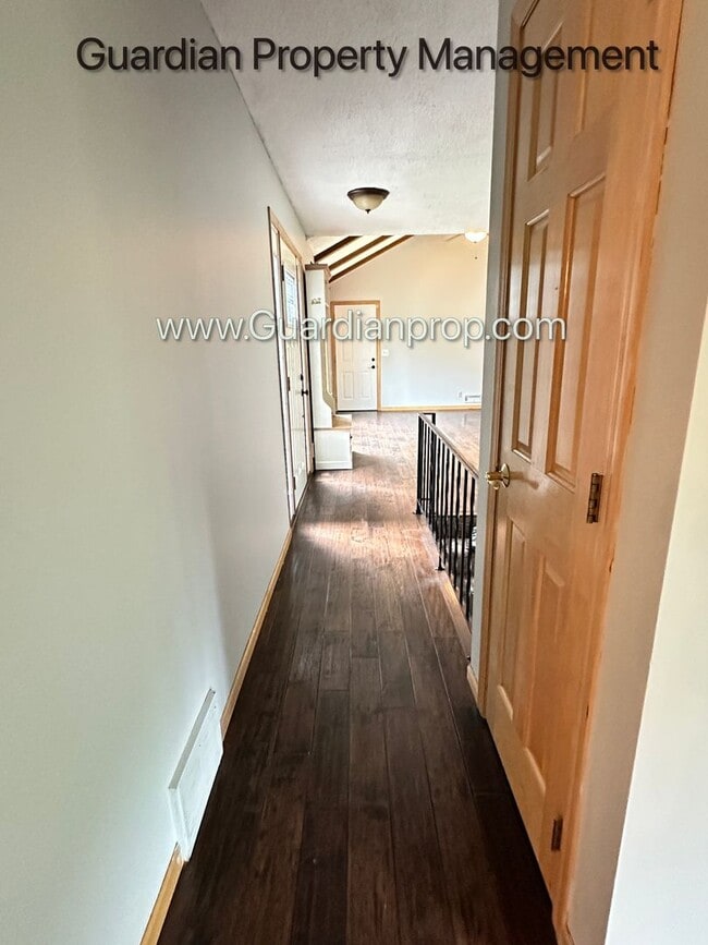Building Photo - South West Bloomington Single Family Home,...