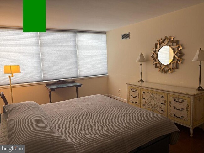 Building Photo - 5101 River Rd