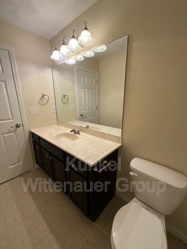 Building Photo - 40 Oak Pointe Cir