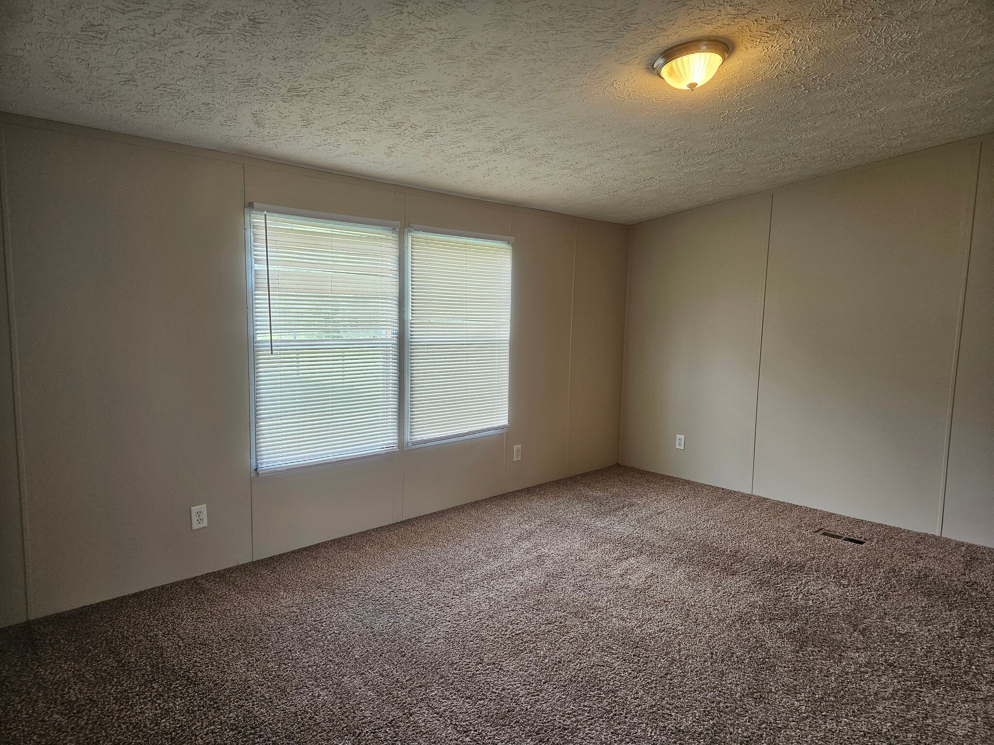 Building Photo - 159 Lynnwood Cir