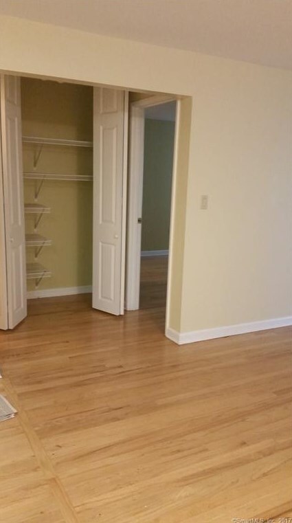 Building Photo - 104 Oakwood Ave