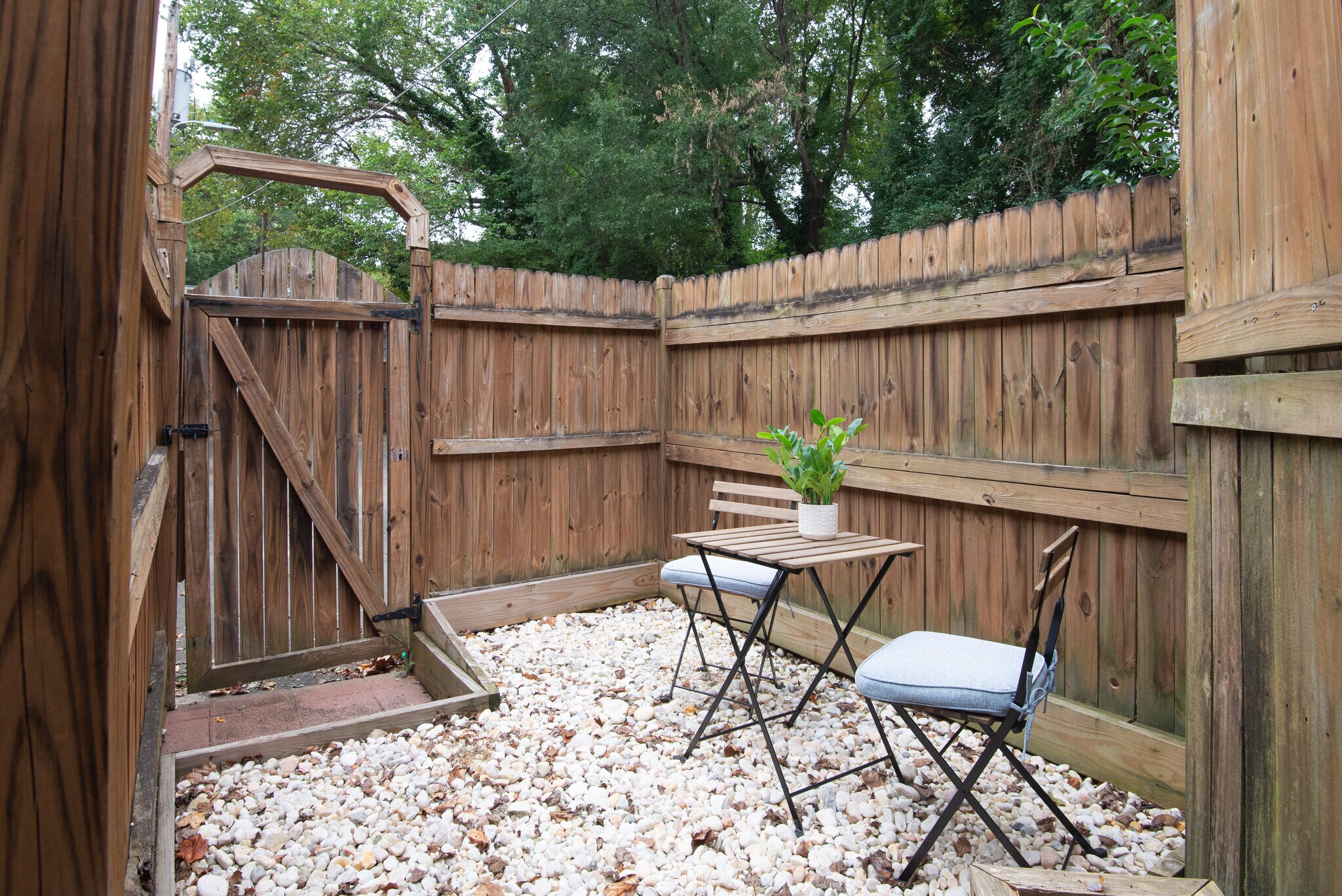 Building Photo - 636 Chipley Ave