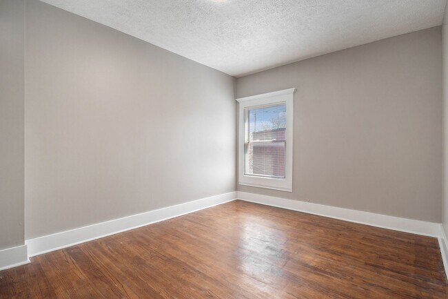 Building Photo - 3419 Dewey Ave