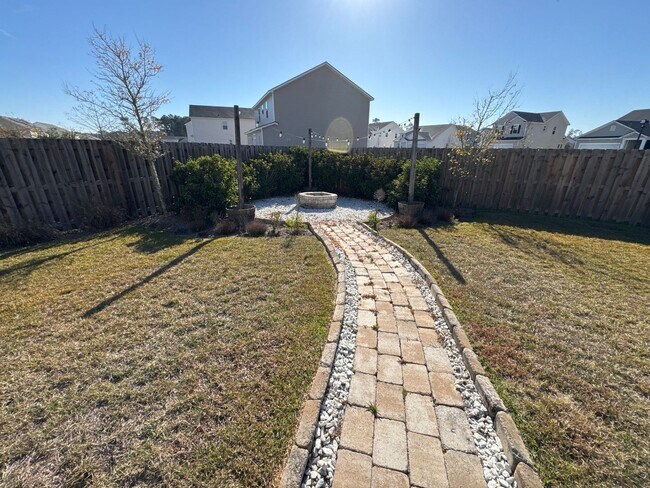 Building Photo - 3 Bed 2.5 Bath Home - Pooler GA