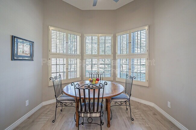 Building Photo - 10527 E Fanfol Ln