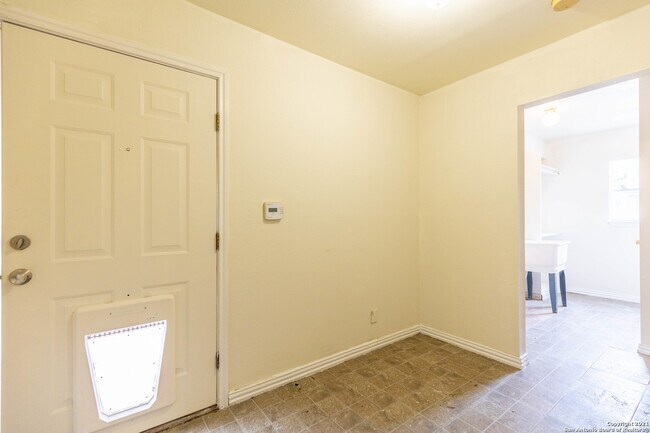 Building Photo - 224 Shadyview Dr