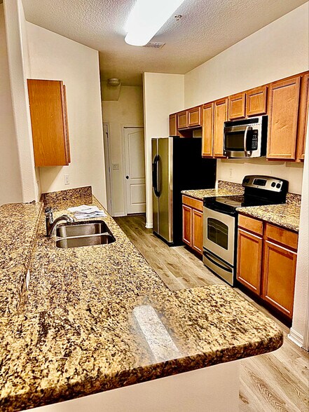Building Photo - 1307 Priory Cir