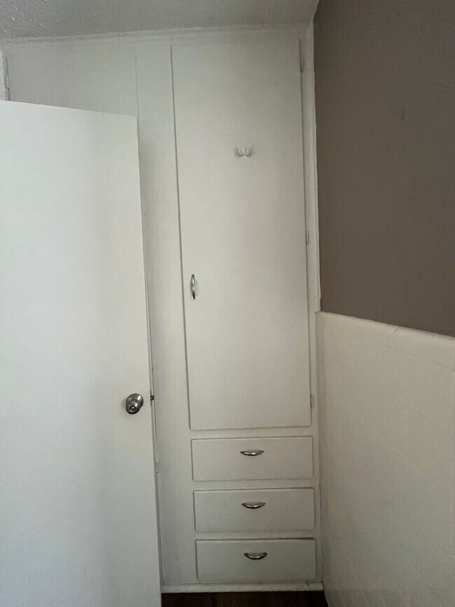 Building Photo - 1622 58th St