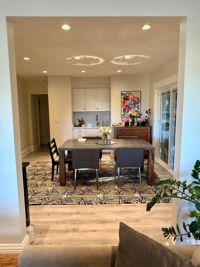 Building Photo - 212 Franklin St