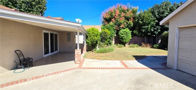 Building Photo - 3244 Hackett Ave