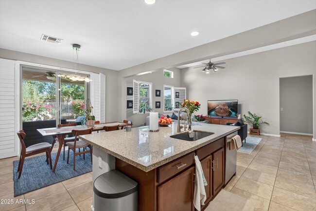 Building Photo - 8984 W Diana Ave