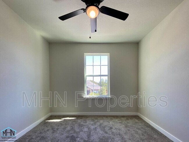 Building Photo - 7913 Cactus Plum Dr