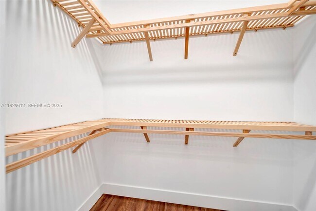 Building Photo - 1427 SW 23rd St