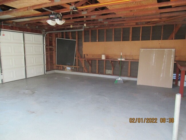 Building Photo - Single Story Northern Vandenberg Village Home
