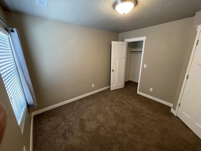 Building Photo - 857 Pantani Ct