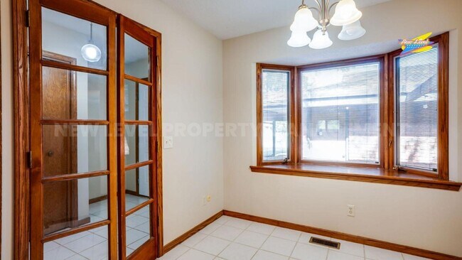 Building Photo - 3508 N Clarence St
