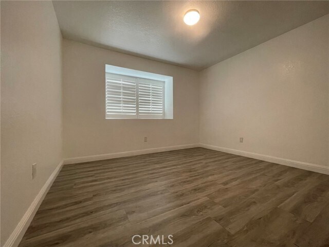 Building Photo - 1830 N Vineyard Ave