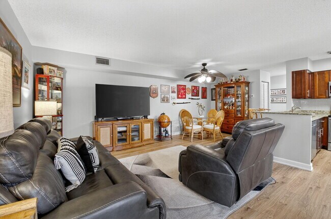 Building Photo - 14905 Wedgefield Dr