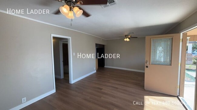 Building Photo - 1042 W Taylor St