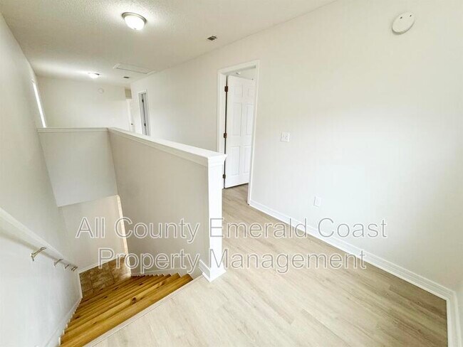 Building Photo - 293 Dahlquist Dr