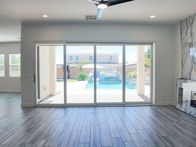 Building Photo - Exquisite Luxury Rental in Prestigious Gated Tule Springs Community