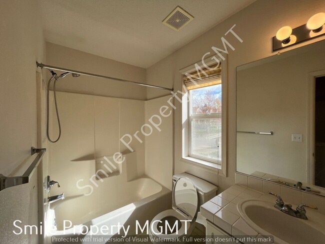 Building Photo - Spacious 4 Bedroom Home in Bethany