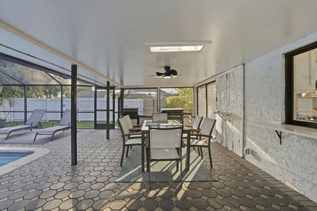 Building Photo - 208 Erie Dr