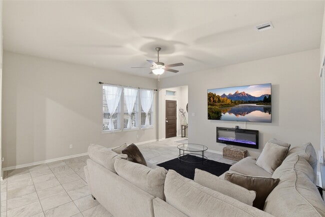 Building Photo - 6818 Aspen Peak Dr