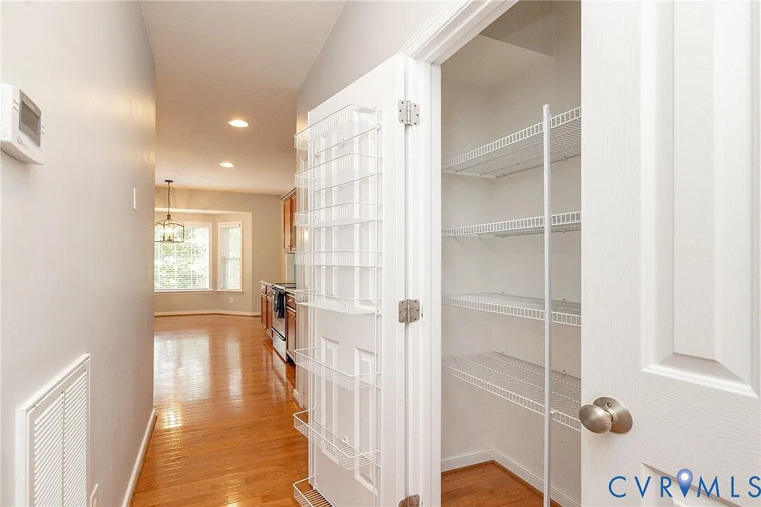 double pantry - 3620 Tanby Rd