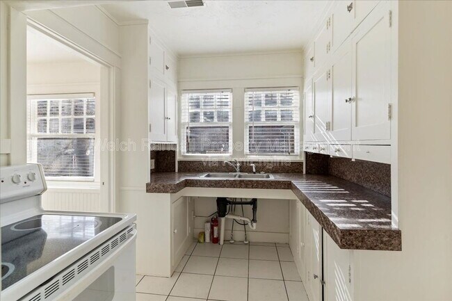 Building Photo - 1503 26th St