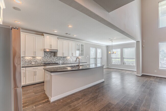 Building Photo - 6 Winter Thicket Pl