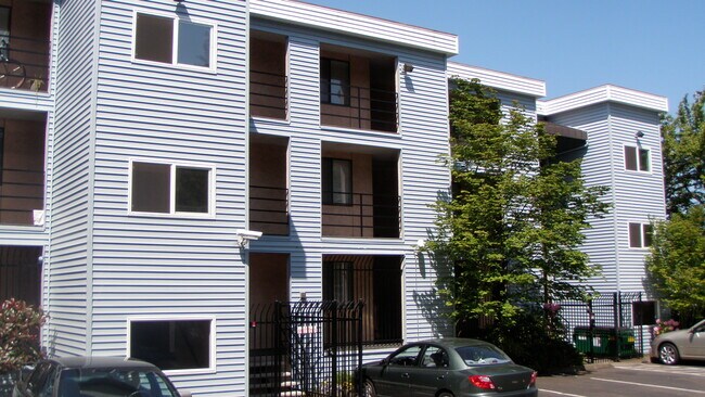 southeast view - 625 SW 155th St