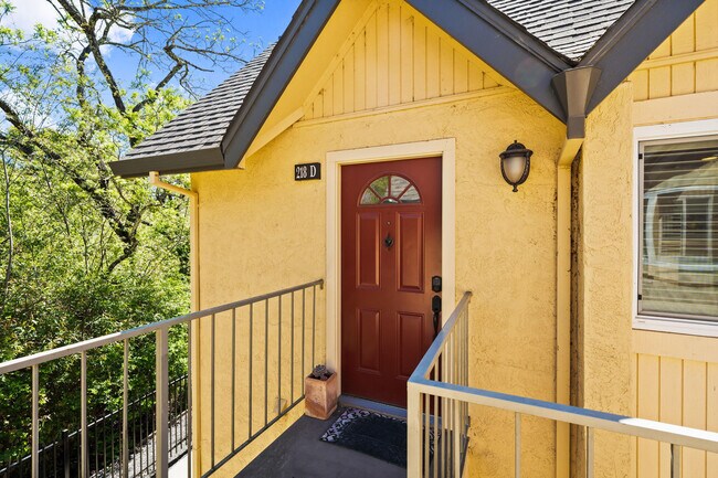 Building Photo - 218 Foss Creek Cir