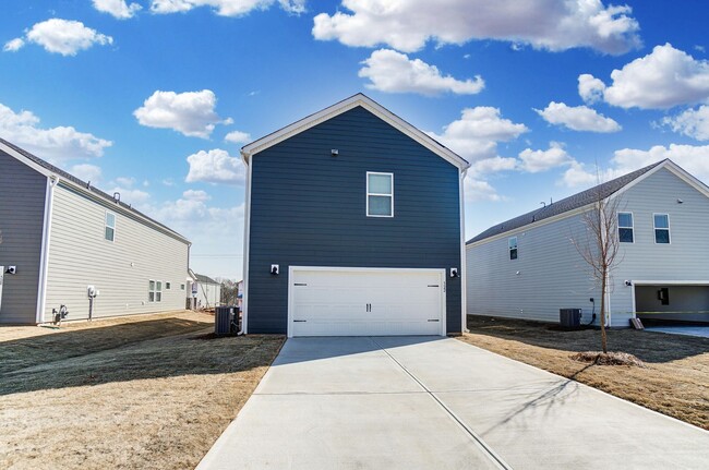 Building Photo - 4 Bedroom Home in Belmont