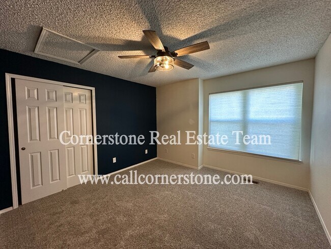 Building Photo - 950 Royal Crown Ln