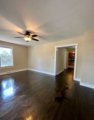 Building Photo - 2 Bedroom 1 Bath Duplex Available Now!!
