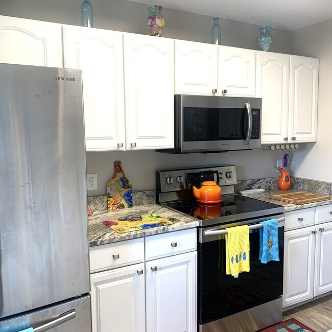 Building Photo - 500 Willow Green Dr