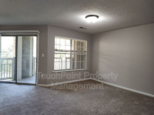 Building Photo - 5001 Sharon Rd