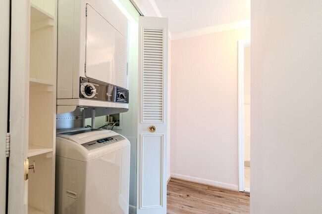 Building Photo - Move-In Ready Fox Hills Condo with In-Unit Laundry & Assigned Carport