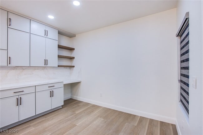 Building Photo - 7255 W Sunset Rd