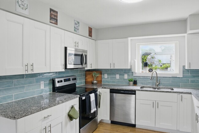 Building Photo - 4857 Westgrove Rd