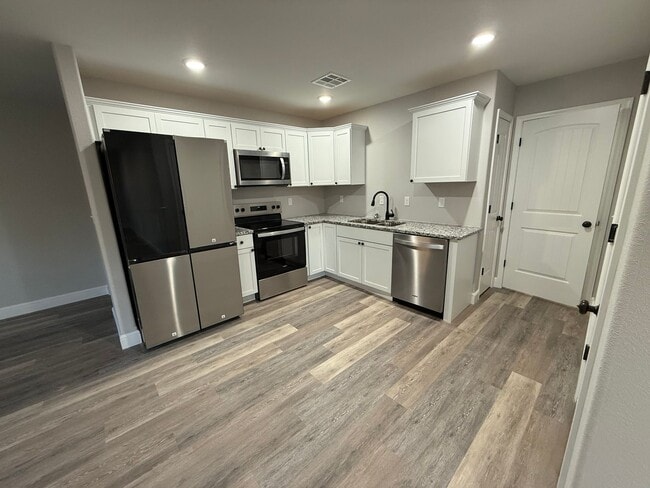 Building Photo - END OF YEAR SPECIAL: HALF OFF FIRST MONTH RENT!!!  BRAND NEW BUILD: 3 BEDROOM/ 2 BATHROOM HOUSE I...